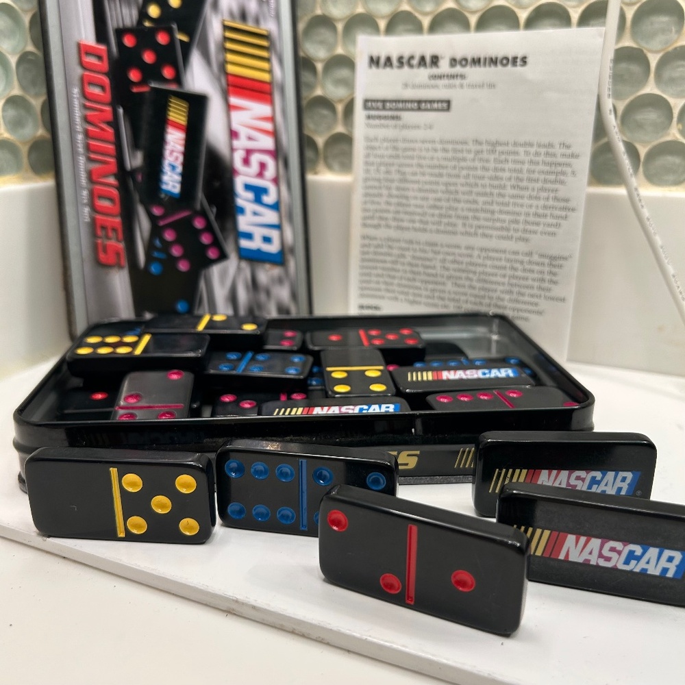 NASCAR  Dominoes Standard Double Six Set In Travel Tin